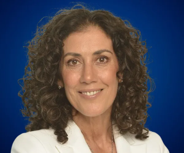 Paula Dinaro — Conferencista de Liderazgo