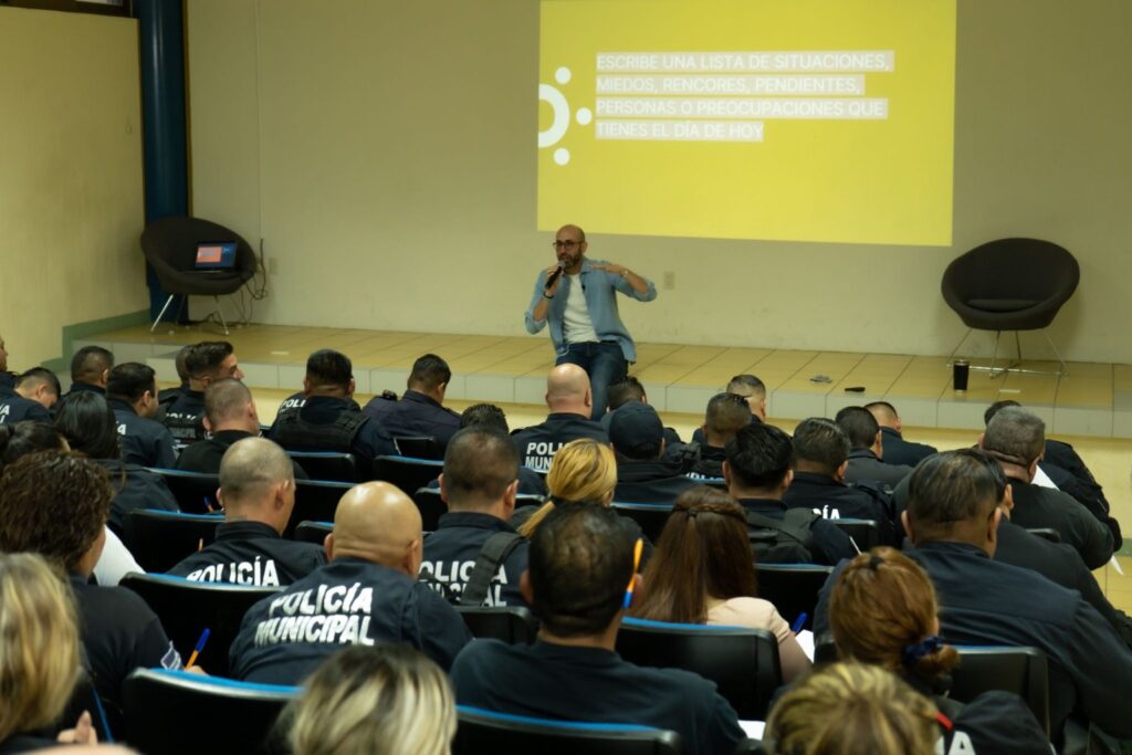 Anwar Buere, conferencista para eventos corporativos sobre Salud Emocional